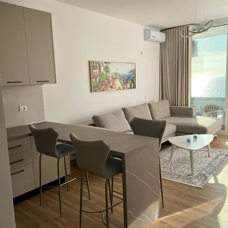 Emi Luxury Kalaja